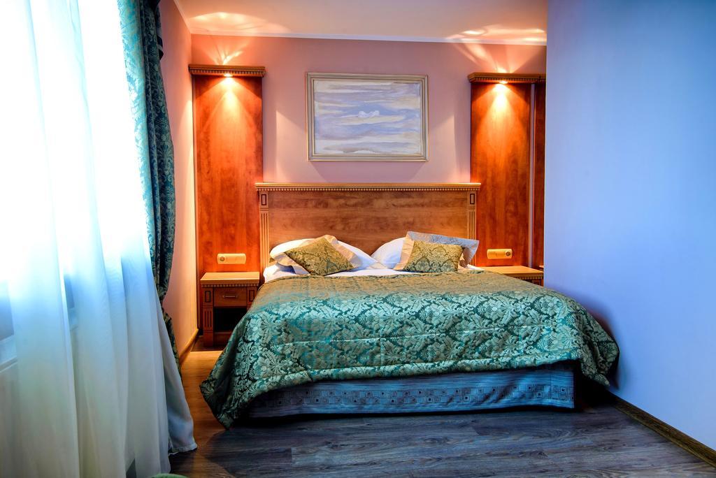 Hotel Pietrak Wągrowiec Екстериор снимка