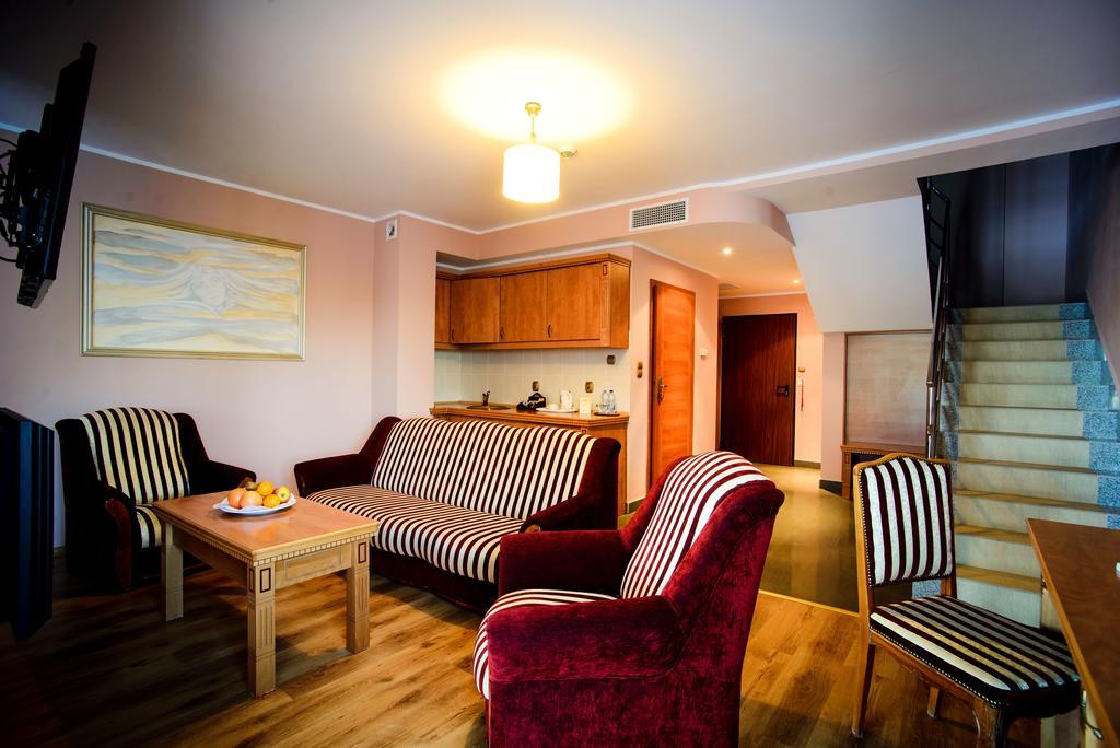 Hotel Pietrak Wągrowiec Екстериор снимка