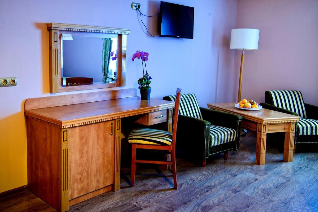 Hotel Pietrak Wągrowiec Екстериор снимка