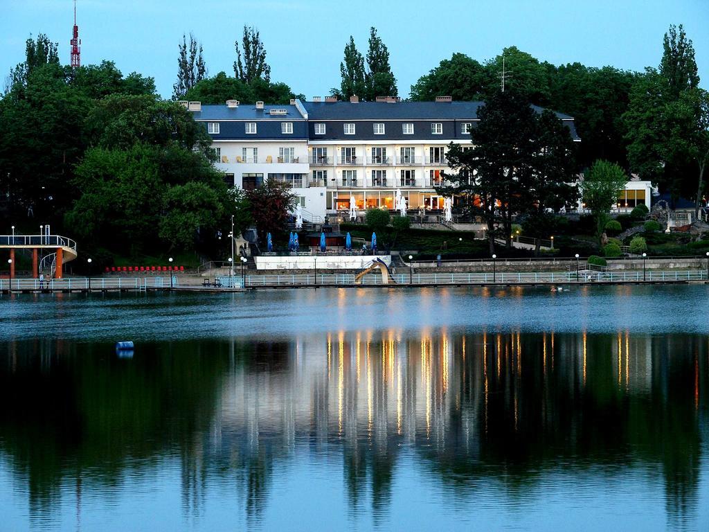 Hotel Pietrak Wągrowiec Екстериор снимка