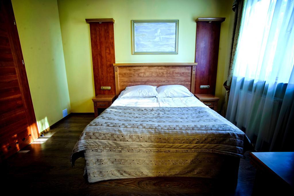 Hotel Pietrak Wągrowiec Екстериор снимка