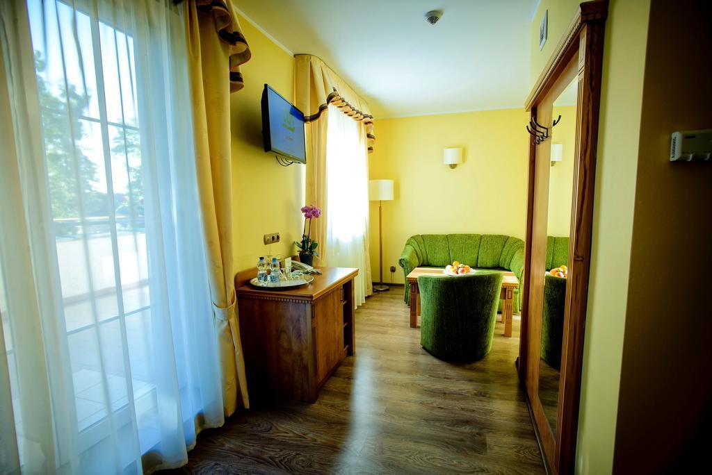 Hotel Pietrak Wągrowiec Екстериор снимка