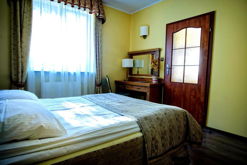 Hotel Pietrak Wągrowiec Екстериор снимка
