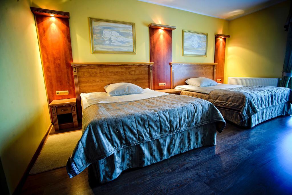 Hotel Pietrak Wągrowiec Екстериор снимка