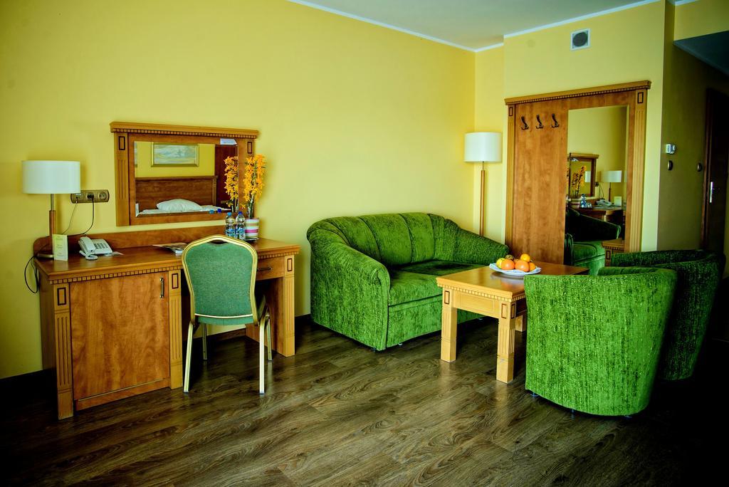 Hotel Pietrak Wągrowiec Екстериор снимка